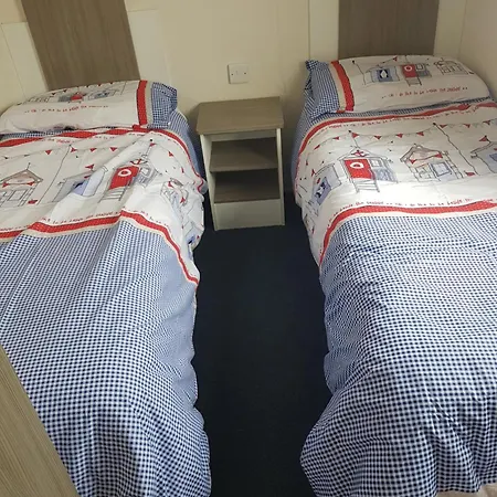אתר קמפינג Summer House Caravan *